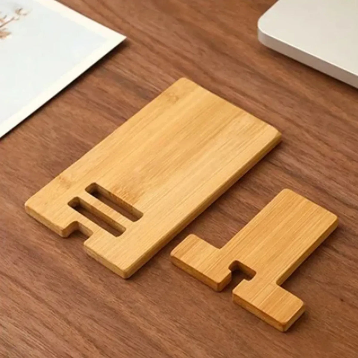 Bamboo Wireless Charging Phone Stand – bamboo texture close-up
