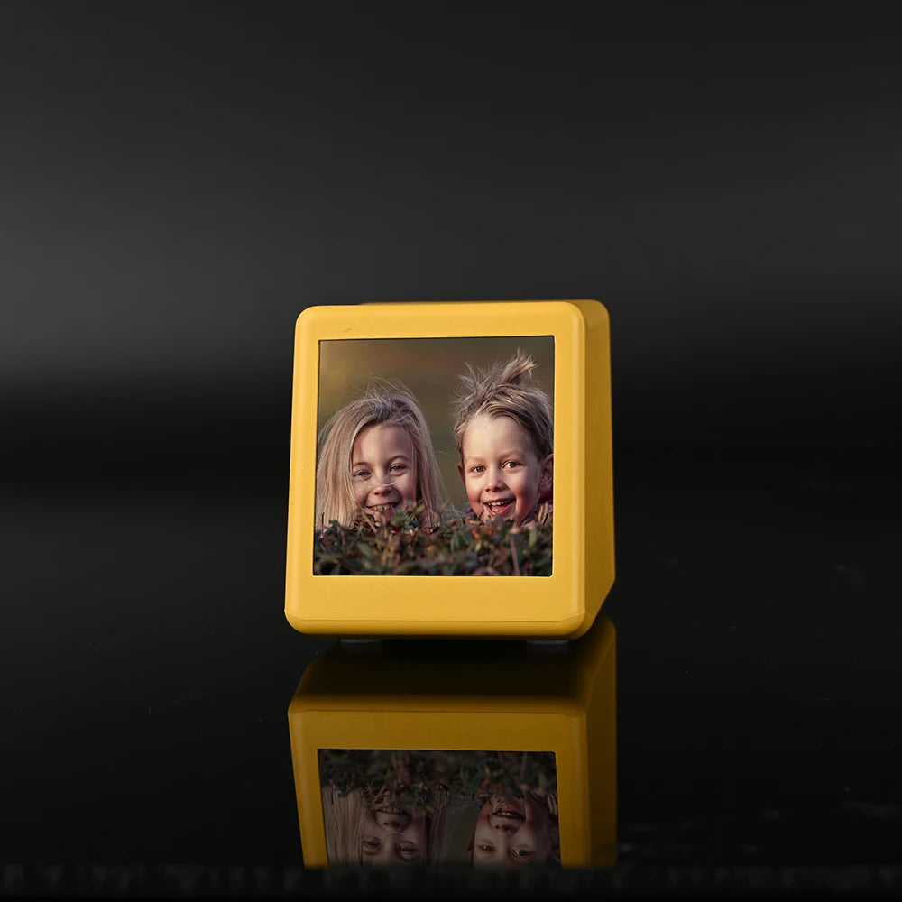 Smart WiFi Weather Station Clock – photo album mode