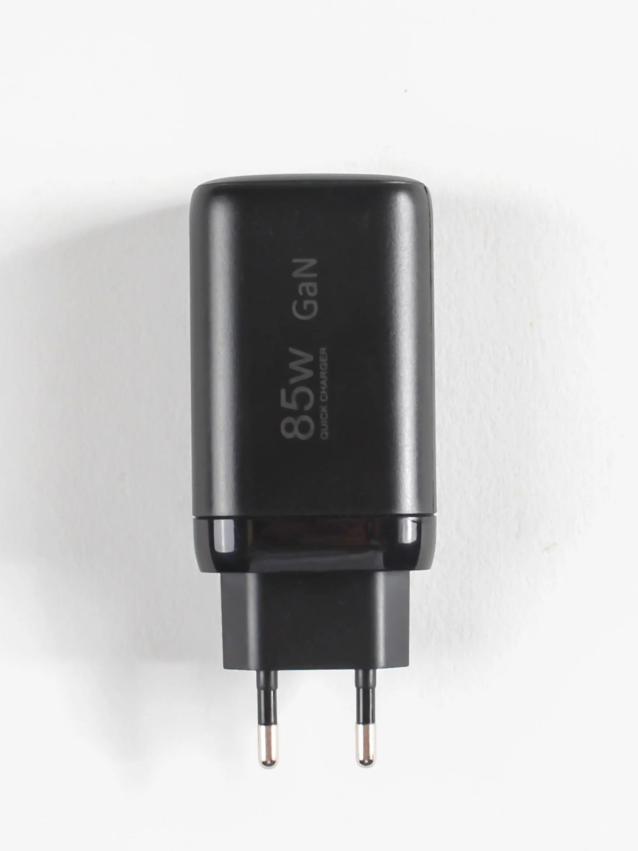 85W 3-Port Fast Charger – plugged into wall