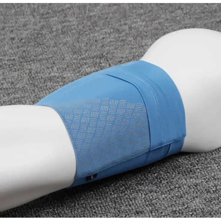 Blue silicone grip on white cylindrical object for Macroupta Application Position Model G139