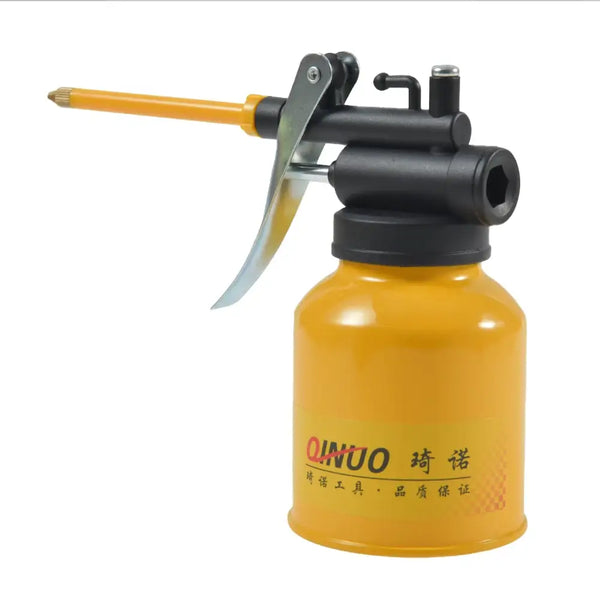 Yellow oil can with pump-action nozzle for NoEnName Null Mainland China Model DN016-1