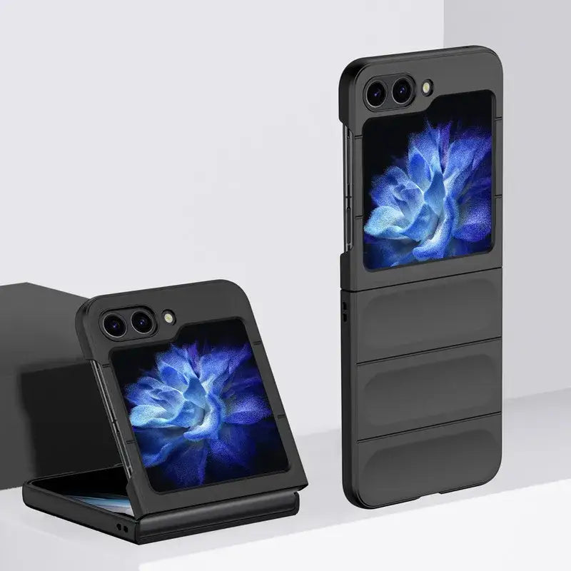 Foldable smartphone with vibrant blue flower on Zou Yuan Yuan Half-Wrapped Case screen