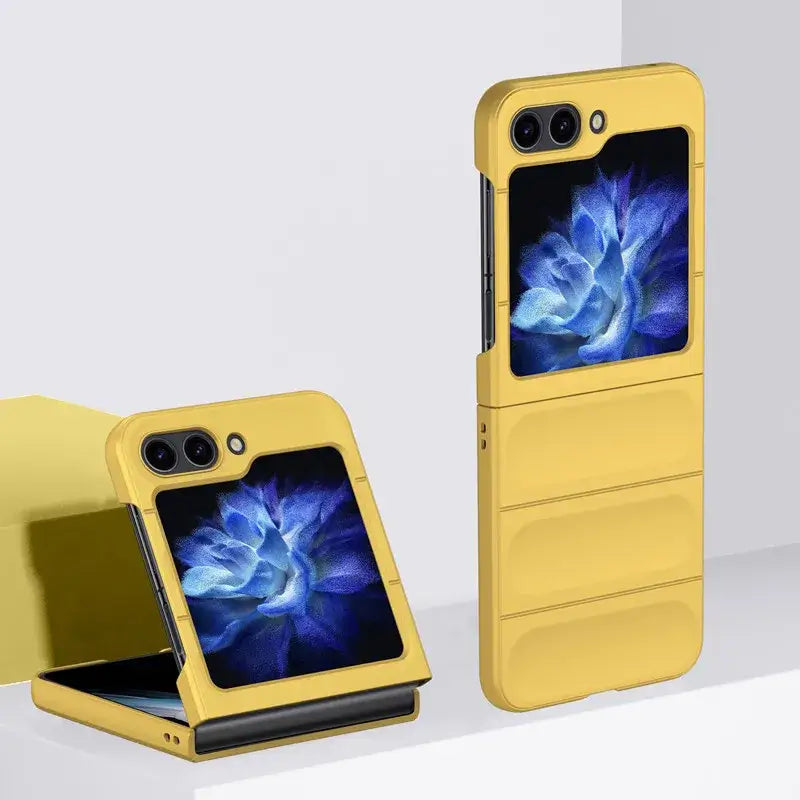 Foldable smartphone with yellow exterior and blue floral display in Zou Yuan Yuan case