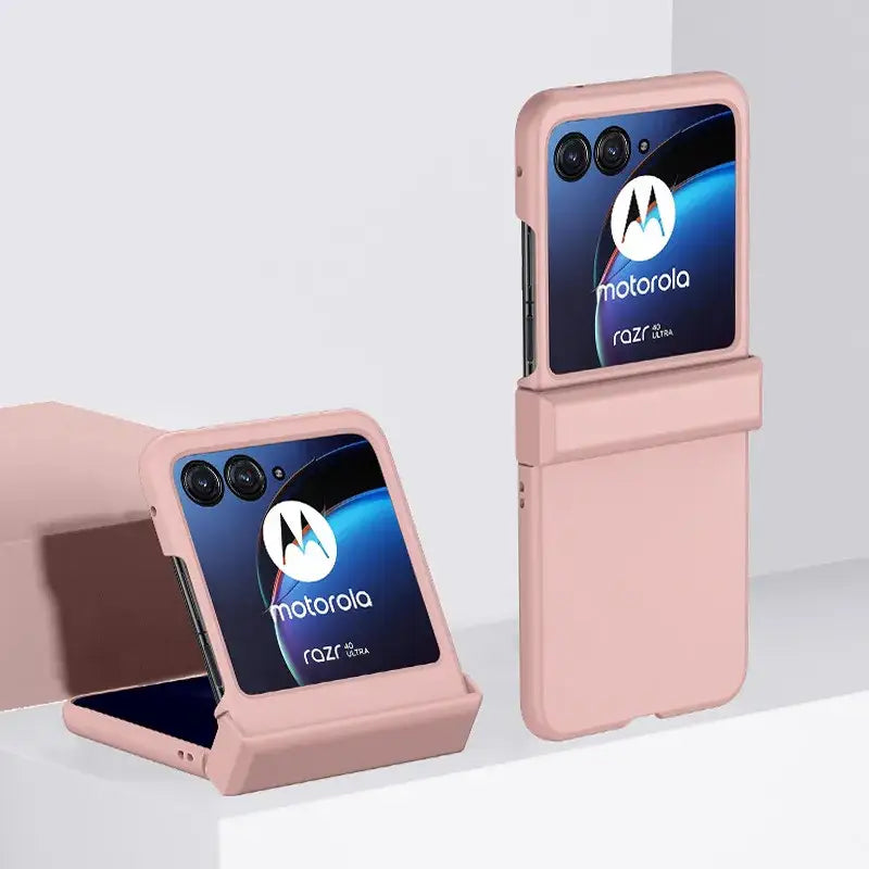 Foldable Motorola smartphone in Zou Yuan Yuan Half-Wrapped Case with pink exterior