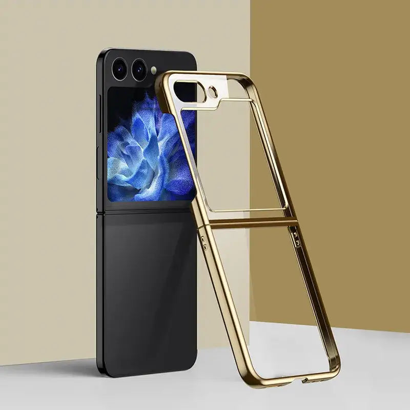 Foldable smartphone in black with Zou Yuan Yuan gold-colored detachable frame case